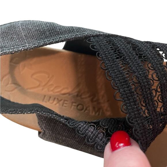 SKECHERS Luxe Foam Black Wedge Sandals Women’s 6 NWOT Comfort Footbed Travel - Picture 3 of 8